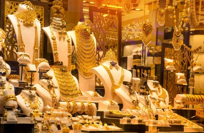 Gold Prices Trade Around $4,540 as Markets React to Global Tensions