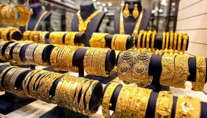 Gold Prices Fall as Stronger US Dollar Pressures Precious Metals Market